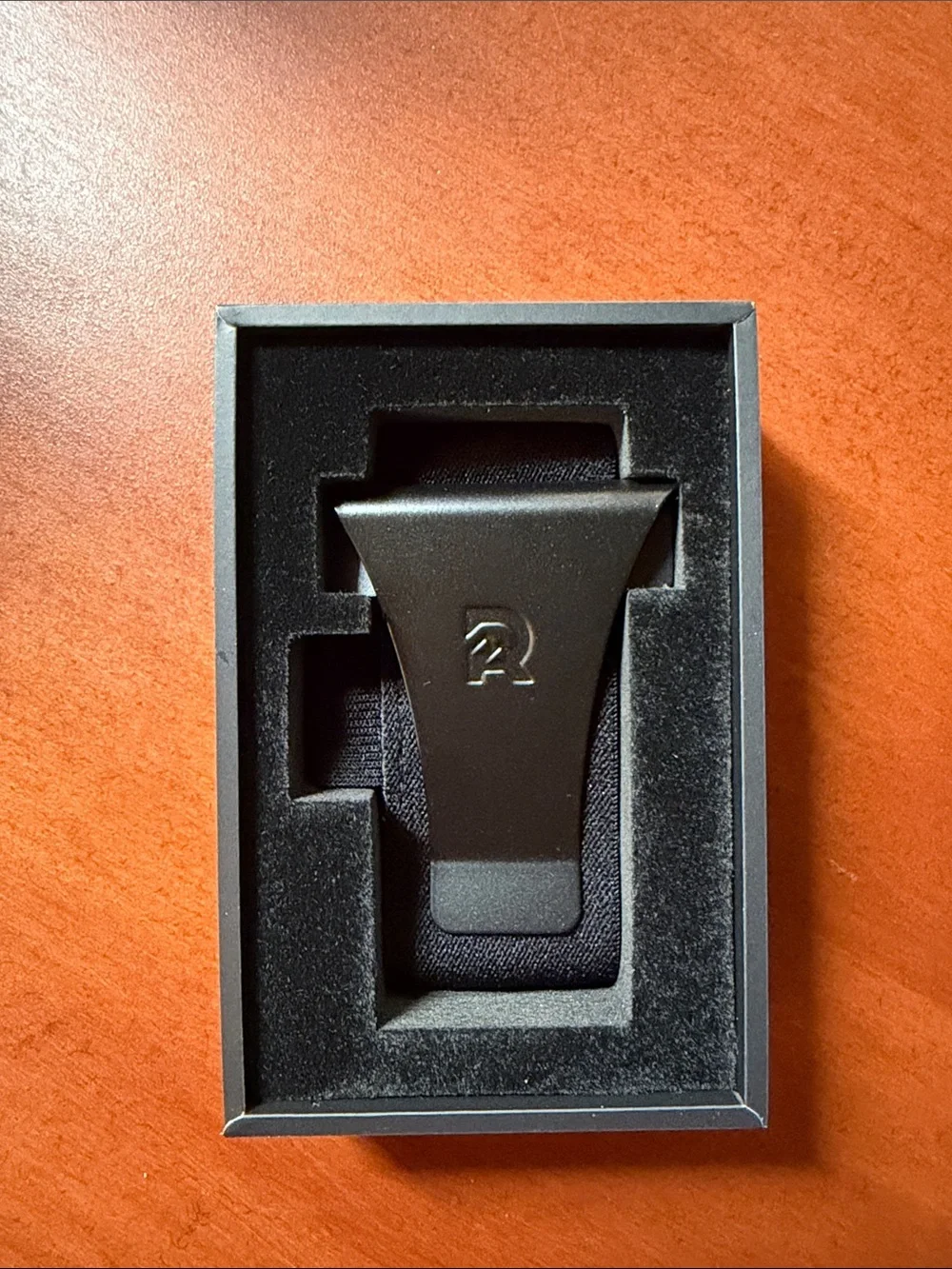 The Ridge Black Money Clip + Elastic - Sleek Steel Accessory